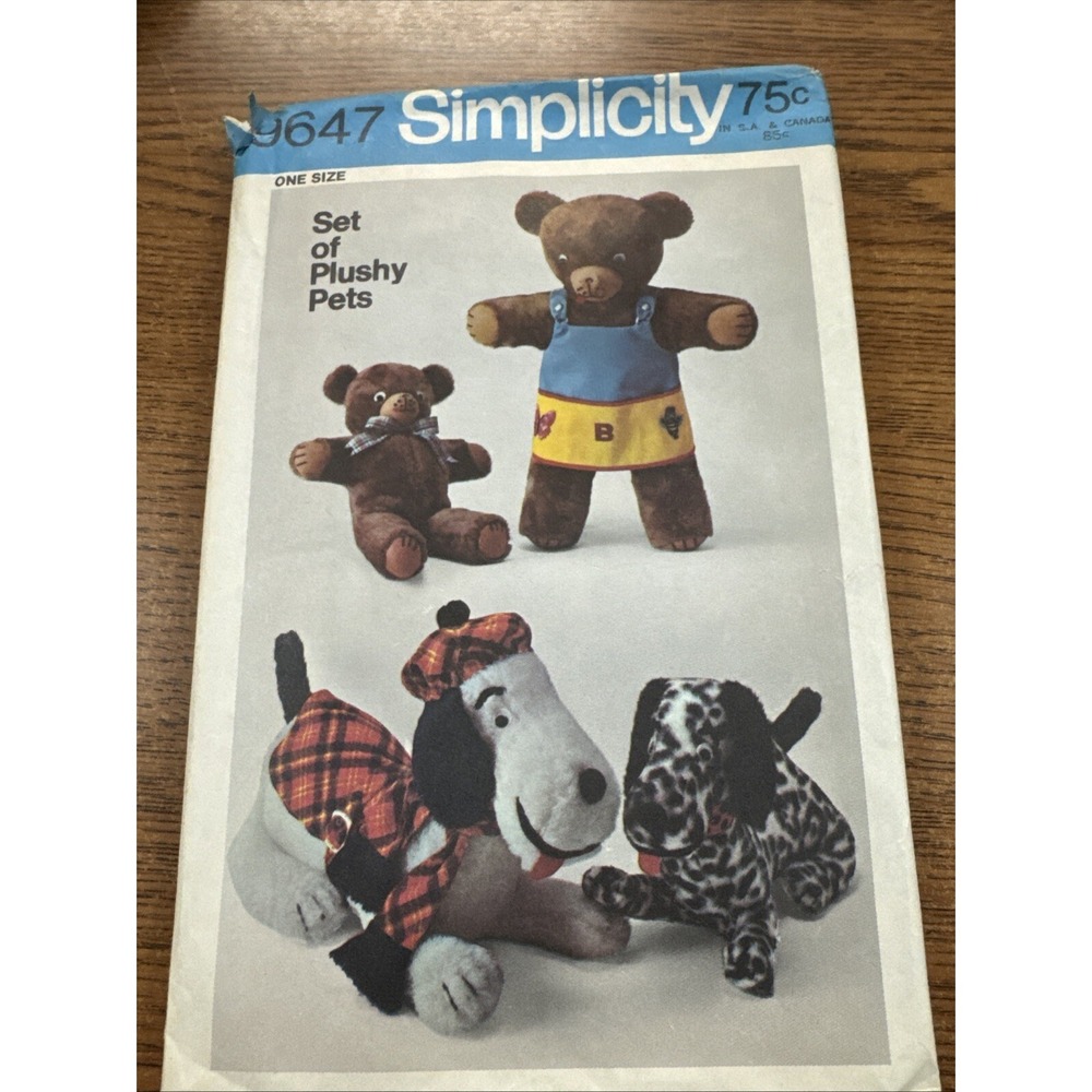 Simplicity 9647 Plushy Pets Dog & Bear Large/Small w/Clothes 1971 Cut/Complete